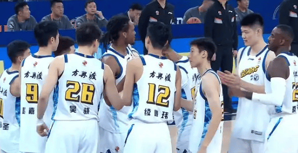 开云APP-广东惨案！本土仅13分遭山东打爆，北京16分逆转，广厦止颓